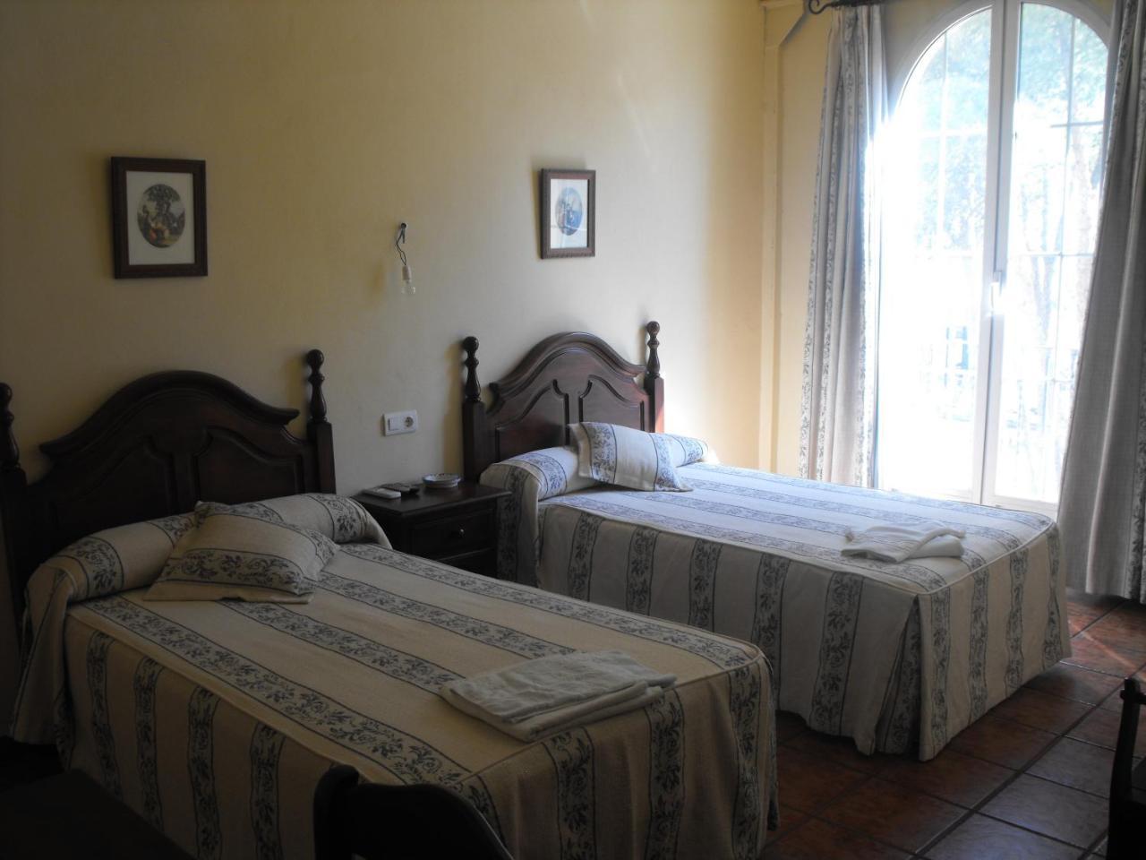 Hotel Hostal Nicol'S à Luque Extérieur photo