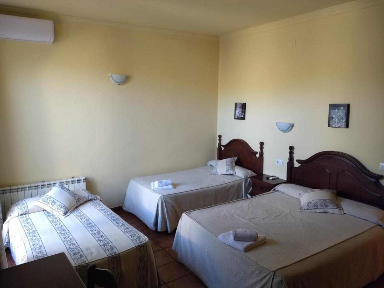 Hotel Hostal Nicol'S à Luque Extérieur photo